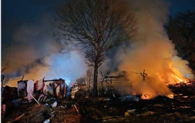 광명시의 한 주거용 비닐하우스에서 화재가 발생했지만 유케어 시스템을 통해 인명피해를 막을 수 있었다. 경기도소방재난본부 제공