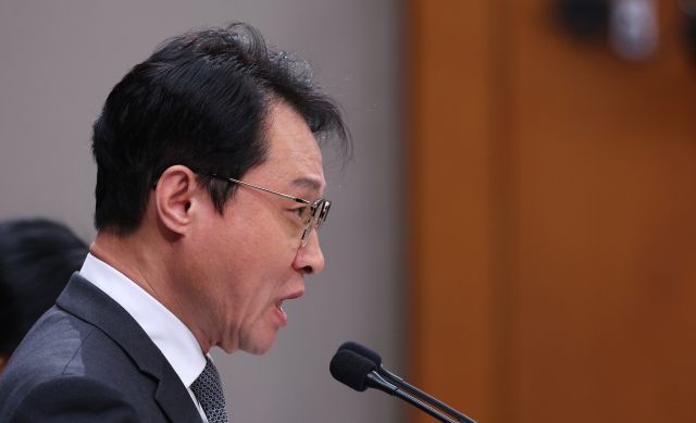 이규연 청와대 홍보소통수석이 청와대 춘추관에서 스토킹 범죄 대응 관련 브리핑을 하고 있다. 연합뉴스