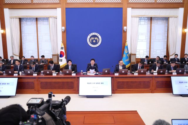 이재명 대통령이 19일 청와대에서 수석보좌관회의를 주재하고 있다. 연합뉴스