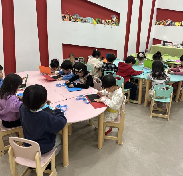 광명스피돔 어린이 문화교실에서 아이들이 프로그램에 참여하고 있다. 경륜경정총괄본부 제공