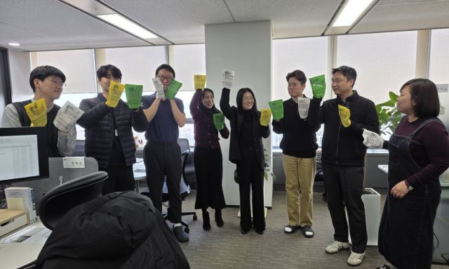 인천항만공사 직원들이 청렴챌린지를 하고 있다. IPA 제공