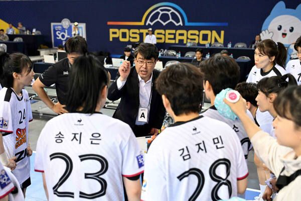 김경진 감독이 이끄는 광명 SK슈가글라이더즈가 수비와 속공을 앞세워 16연승을 질주하며 우승에 단 1승만을 남겼다. 한국핸드볼연맹 제공