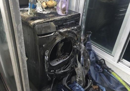 경기 부천시 한 아파트에서 발생한 화재로 건조기가 불에 탔으며 약 194만원의 재산피해가 발생했다. 연합뉴스