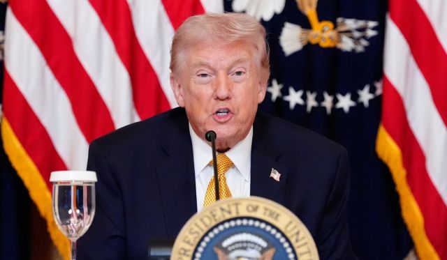 기자회견 진행하는 트럼프 대통령. AP=연합뉴스