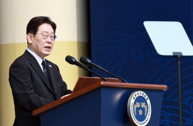 이재명 대통령이 27일 국립대전현충원에서 서해수호의 날 기념사를 하고 있다. 연합뉴스