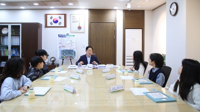 남양주시는 관내 초등학교와 중학교 학생을 대상으로 2026년 ‘남양주시 1일 명예시장’ 첫 운영을 시작했다. 남양주시 제공