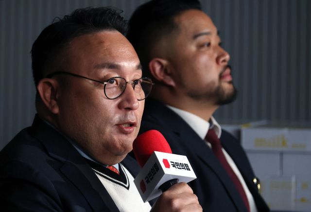 심사위원인 개그맨 이혁재가 26일 서울 영등포구 여의도 중앙당사에서 열린 광역의원 비례 청년 공개 오디션 본선 심사에 앞서 모두발언을 하고 있다. 연합뉴스