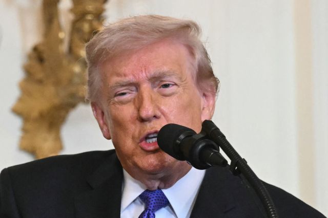 2일(현지시간) 워싱턴 DC 백악관 이스트룸에서 열린 명예훈장 수여식에서 연설 중인 도널드 트럼프 미국 대통령.