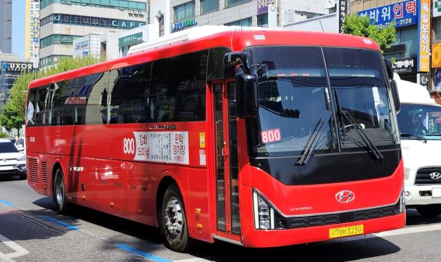 강화~인천 도심 간 운행 800번 버스 모습. 강화군 제공