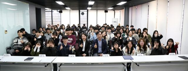 한신대는 백남준아트센터와 백남준아트센터 2층 세미나실에서 교육활동 상호교류 및 공동발전을 위한 업무협약(MOU)을 체결했다. 한신대 제공