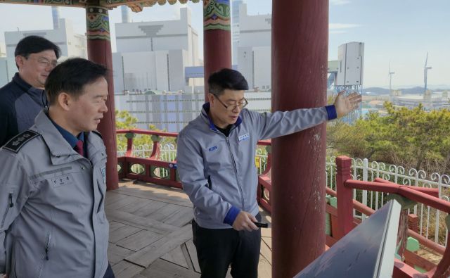 31일 한창훈 인천경찰청장이 한국남동발전 영흥발전본부에서 현장을 점검하고 있다. 인천경찰청 제공