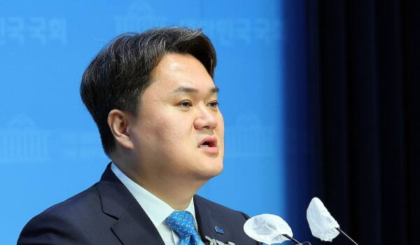 더불어민주당 김지호 대변인. 연합뉴스