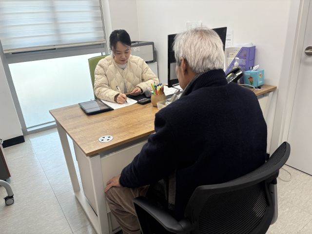 남양주시 동부보건소가 찾아가는 치매선별검사 확대 운영에 나섰다. 남양주시 제공