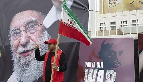 미군 공격에 사망한 이란 최고지도자 하메네이를 추모하는 시위자. EPA=연합뉴스