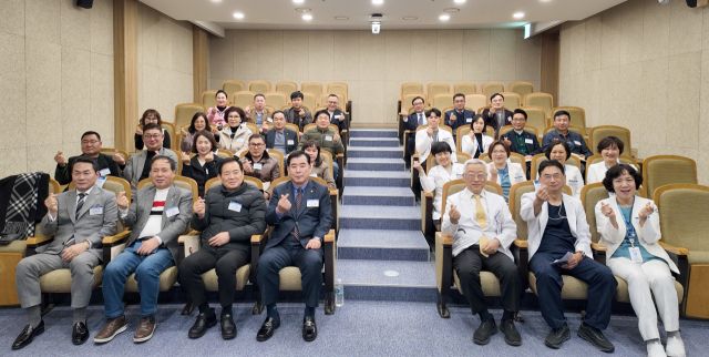 부천세종병원(병원장 이명묵)은 지난 6일 병원 7층 세종홀에서 제3기 자문위원회 출범식을 열고 지역사회 발전과 의료서비스 향상을 위한 협력 체계를 본격적으로 가동했다고 9일 밝혔다. 부천세종병원 제공.