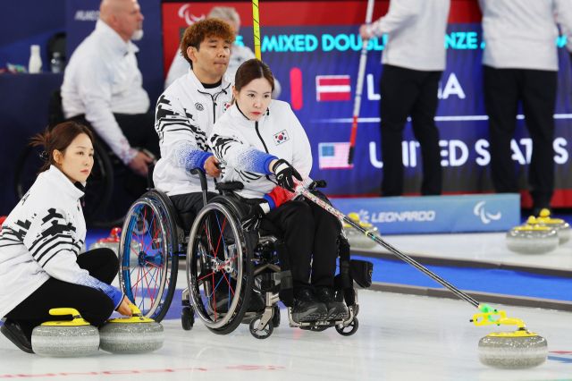 ‘2026 밀라노·코르티나담페초 동계 패럴림픽’에서 은메달을 합작한 경기도장애인체육회 백혜진과 이용석.대한장애인체육회