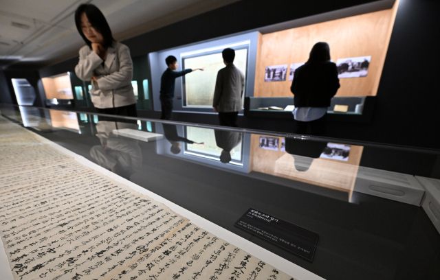 인천시립박물관 개관 80주년 기념 특별전 '인천, 세계의 바다에 뛰어들다' 전시. 시 제공