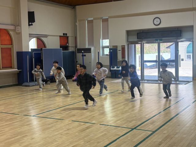 ‘초등돌봄교실 건강한 돌봄놀이터’ 사업에 참여하고 있는 초등학생들. 양평군 제공