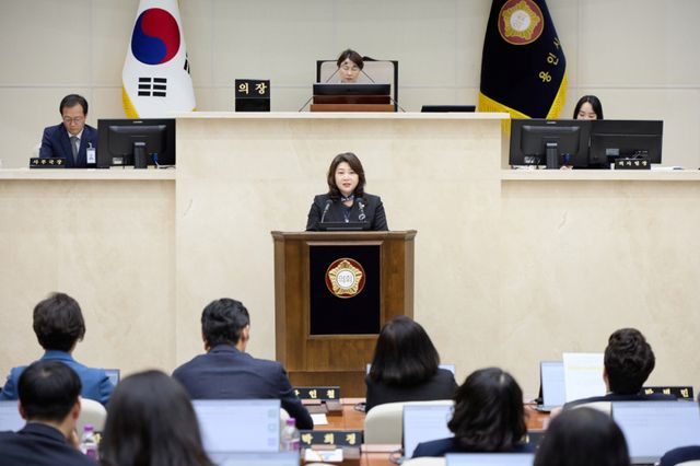 용인특례시의회 박희정 의원이 15일 열린 제302회 임시회 제3차 본회의에서 5분 자유발언을 하고 있다. 용인특례시의회 제공