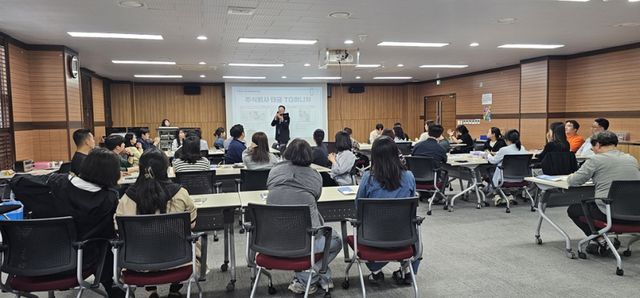 의정부시가 공공기관 구매담당자를 대상으로 중증장애인생산품 우선구매제도를 홍보하고 있다. 의정부시 제공