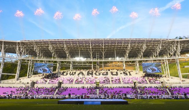 16일 광주시 G-스타디움에서 열린 '제72회 경기도체육대회'에서 개회를 알리는 폭죽이 터지고 있다. 홍기웅기자