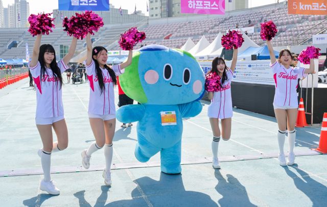 다양한 행사를 함께 선보인 제24회 경기마라톤 [포토뉴스]