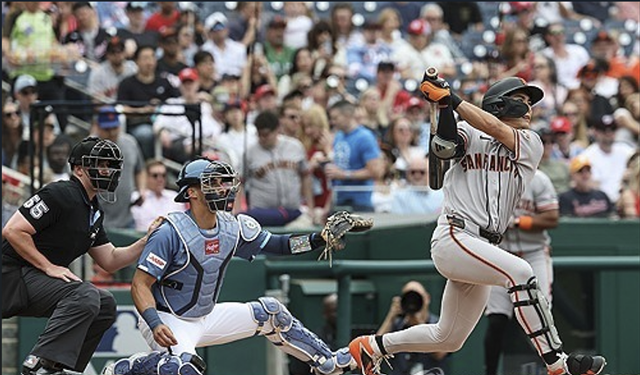 이정후(오른쪽). AP=연합뉴스