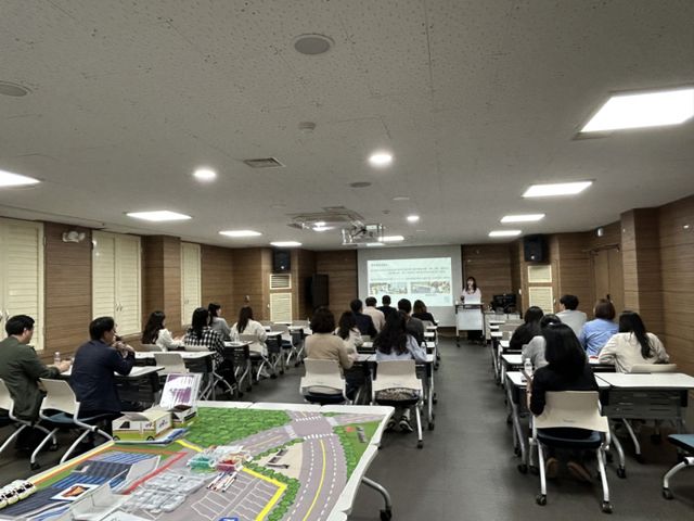 15일 시흥ABC행복학습타운에서 보건소 직원들을 대상으로 진행한 ‘신속대응반 재난응급의료 중점교육·훈련’ 모습. 시흥시 제공