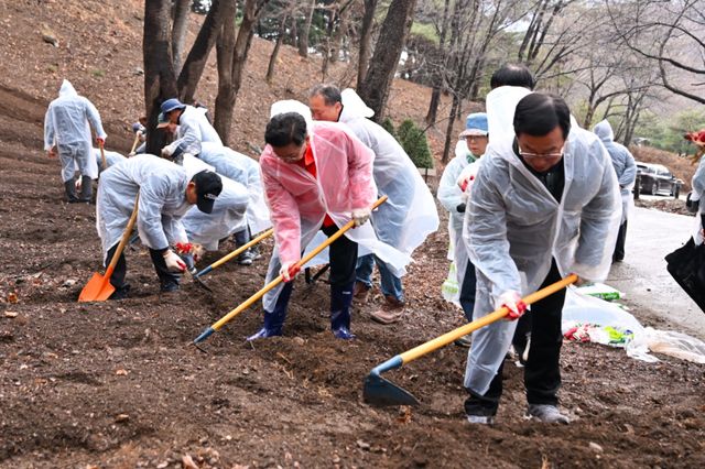 양평군은 최근 ‘2026년 임업인 간담회 및 임업실무교육’을 개최했다. 양평군 제공