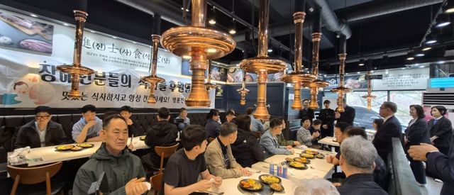 남양주시 명륜진사갈비 평내호평점이 식사 나눔 행사를 진행했다. 남양주시 제공