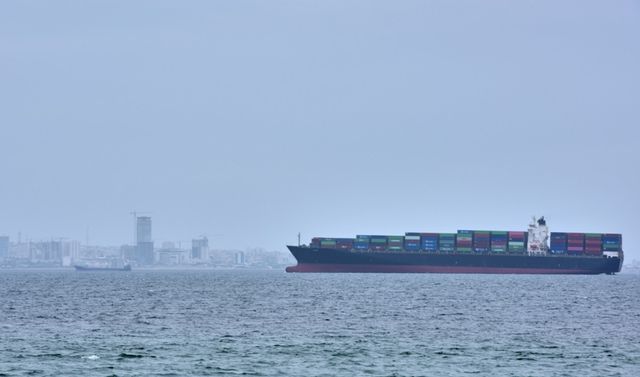 호르무즈 해협 인근을 지나는 화물선. 연합뉴스