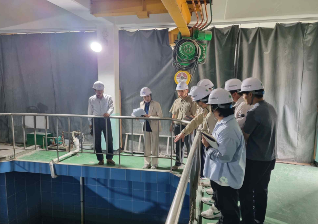 안양시 관계자들이 청계통합정수장 안전을 점검하고 있다. 안양시 제공