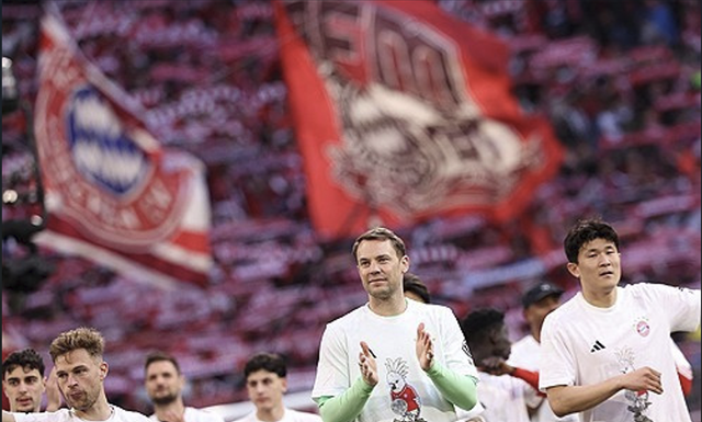 분데스리가 2연패를 달성한 뮌헨의 수비수 김민재(오른쪽 맨끝) 로이터=연합뉴스