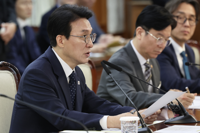 김민석 국무총리가 15일 세종대로 정부서울청사에서 열린 비상경제본부회의를 주재하고 있다. 국무조정실 제공