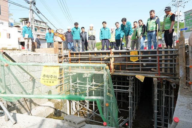 광주시가 23일 주요 사업장 및 취약지역에 대한 현장점검을 했다. 광주시 제공
