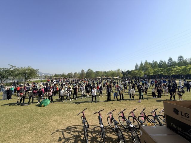 제22회 의왕시 부곡동 한마음 걷기대회가 왕송호수 공원 잔디광장에서 개최됐다. 의왕시 제공