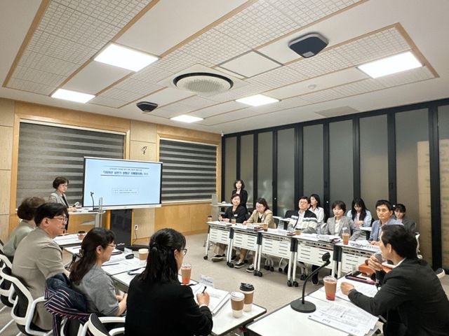 양평도서관이 지역 주민들의 문화 향유와 인문학적 소양 확대를 위해 인문학 특강을 열었다. 양평군 제공