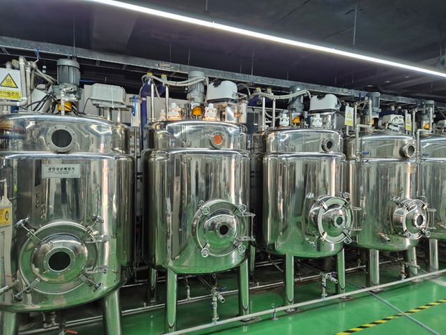 7. 파주시, 친환경 미생물배양실(본소) 시설 개선 조기 완료_미생물 배양실 배양기 교체 사진