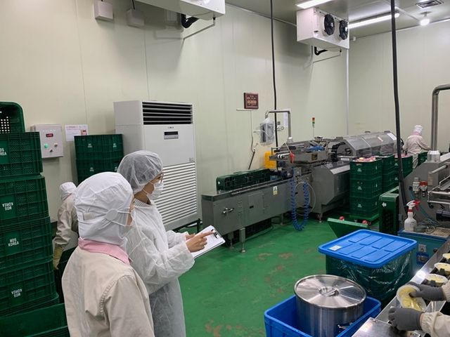 11-1. 파주시, 소규모 식품업체 ‘밀착 ·기술 지원’_현장 컨설팅 사진(엠디에스)