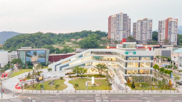 양평도서관 전경. 양평군 제공