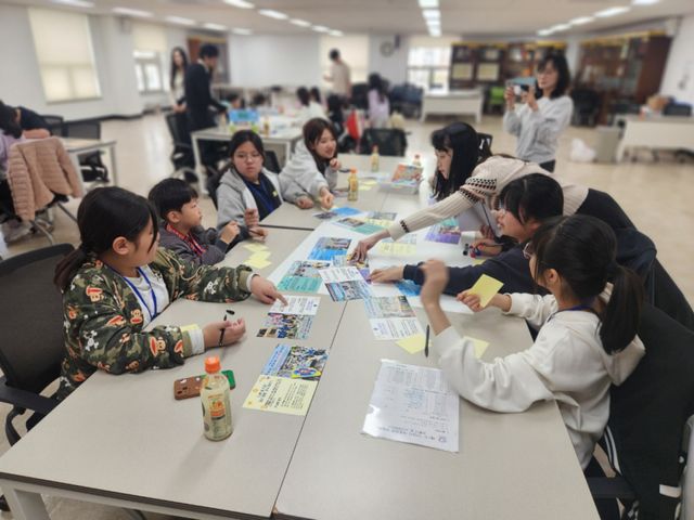 안양시 제1기 아동참여위원회 제1회 정기 회의 활동 모습. 안양시 제공