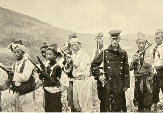 영국 ‘데일리 메일’ 종군기자로 한국에 왔던 프레드릭 아서 맥켄지가 1907년 촬영한 ‘항일의병’의 모습. 독립기념관 자료.