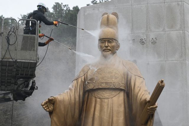 “묵은 때 씻어내니, 봄이로다”…정조대왕은 봄맞이 세신 중 [포토뉴스]