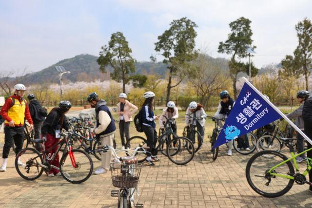 양평군이 지난 5일 중앙대학교 생활관과의 우호교류 협약에 따른 ‘양평 자전거 투어’를 진행했다. 양평군 제공