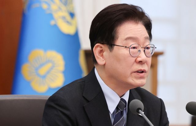 이재명 대통령이 6일 청와대에서 열린 국무회의 겸 비상경제점검회의에서 발언하고 있다. 연합뉴스