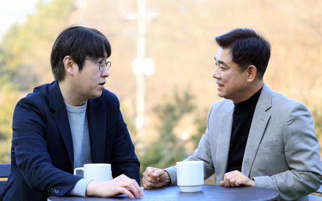 김병욱 더불어민주당 성남시장 예비후보(오른쪽)와 하정우 청와대 AI미래기획수석. 김병욱 더불어민주당 성남시장 예비후보 선거 캠프 제공