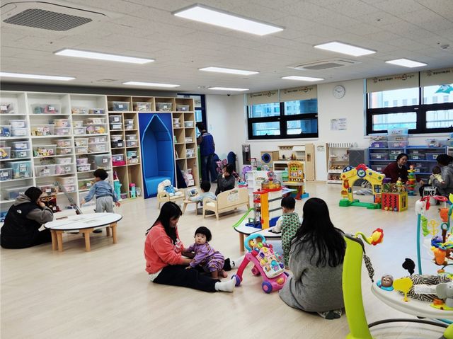 경기도내 조성된 육아나눔터 모습. 경기도 제공