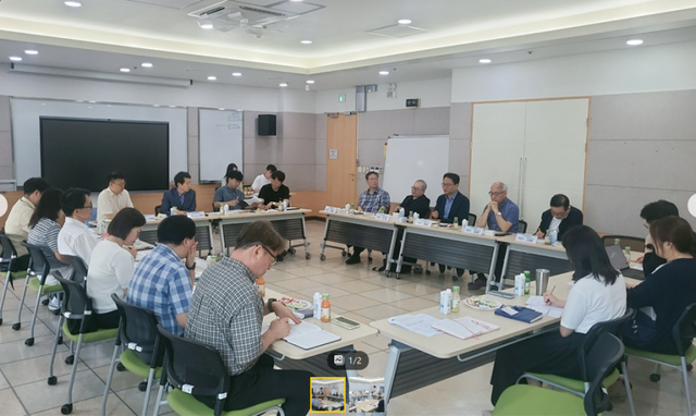 2025년 8월 진행된 경기도의 미국 관세 피해 대응을 위한 자문 회의 모습. 경기도 제공