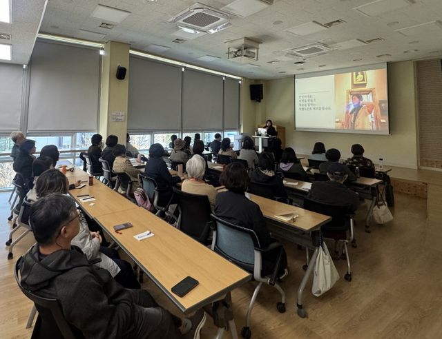 과천시 2026년 도서관의 날 맞아 독서문화 행사 운영 모습. 과천시 제공