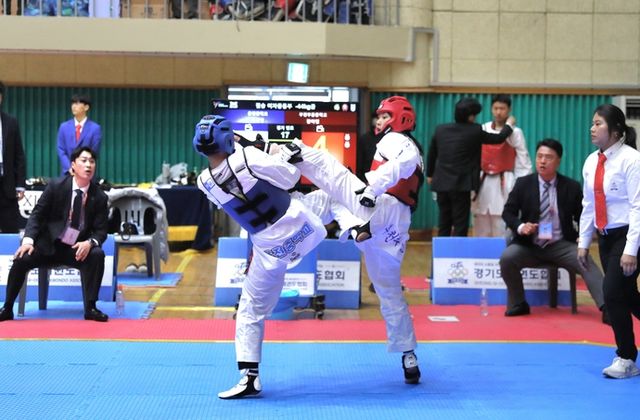8일 양평실내체육관에서 열린 제55회 전국소년체육대회 태권도 경기도 대표 선발전 여자 15세 이하부 44㎏급 경기에서 부천부흥중 장아연이 공격을 시도하고 있다. 경기도태권도협회 제공